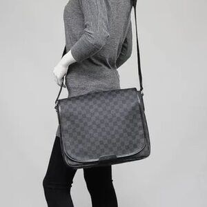 💰700💰 Authentic Louis Vuitton Damier Graphite Daniel MM
